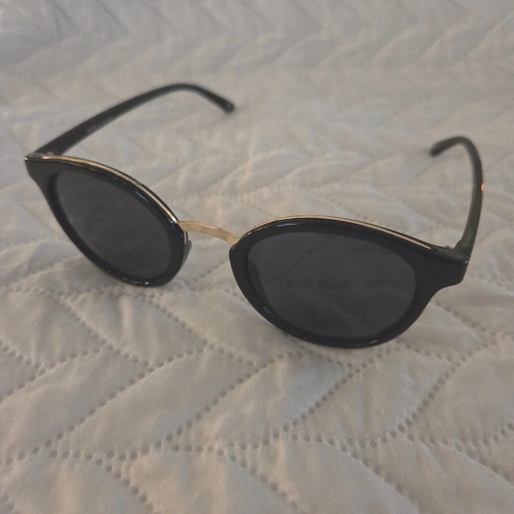 AIRE Astro V2 Round Sunglasses‎ Black Gold Recycled Plastic 2122522 NEW